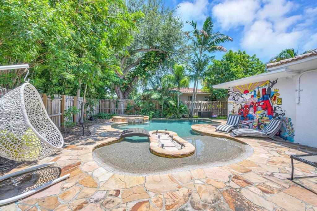 Ferienhaus Modern Tropical Pool House North Hot Tub