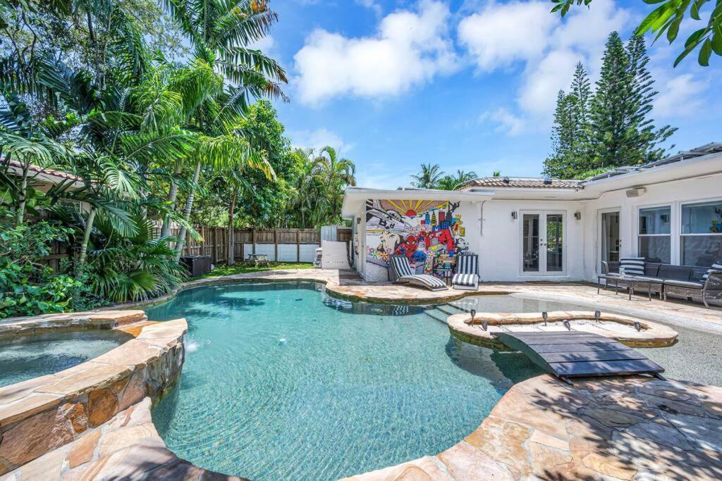 Modern Tropical Pool House North Hot Tub Ferienhaus